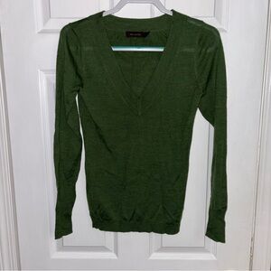 Y2K The Limited women’s size s green layering v neck sweater